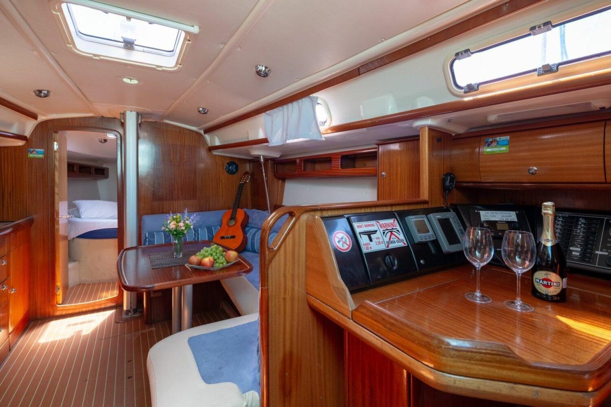 Яхта Бавария 42