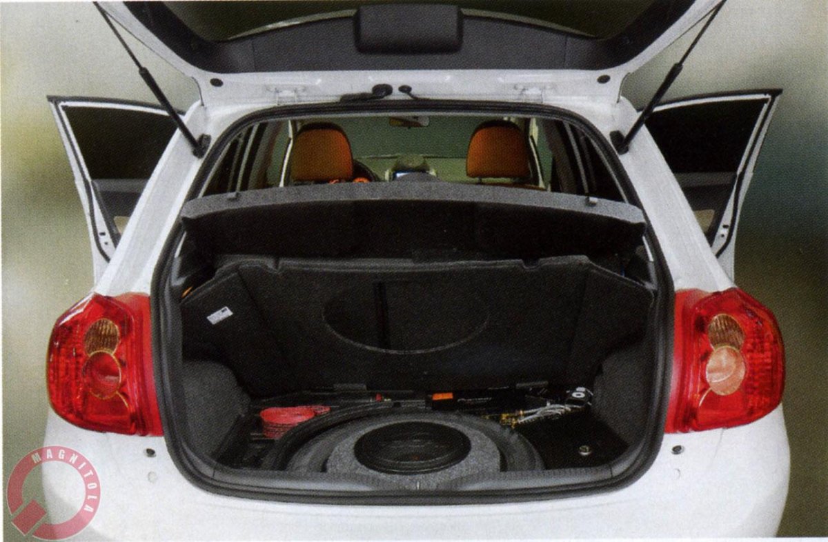 Багажник Тойота Витц 2000