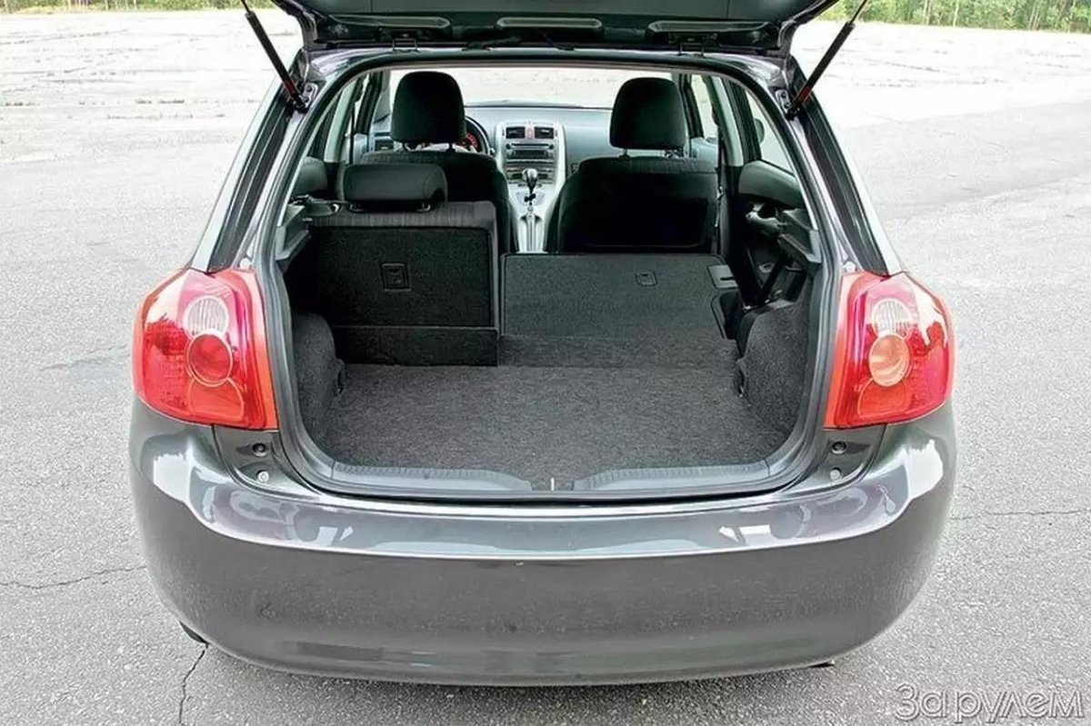 Toyota Auris 2008 багажник
