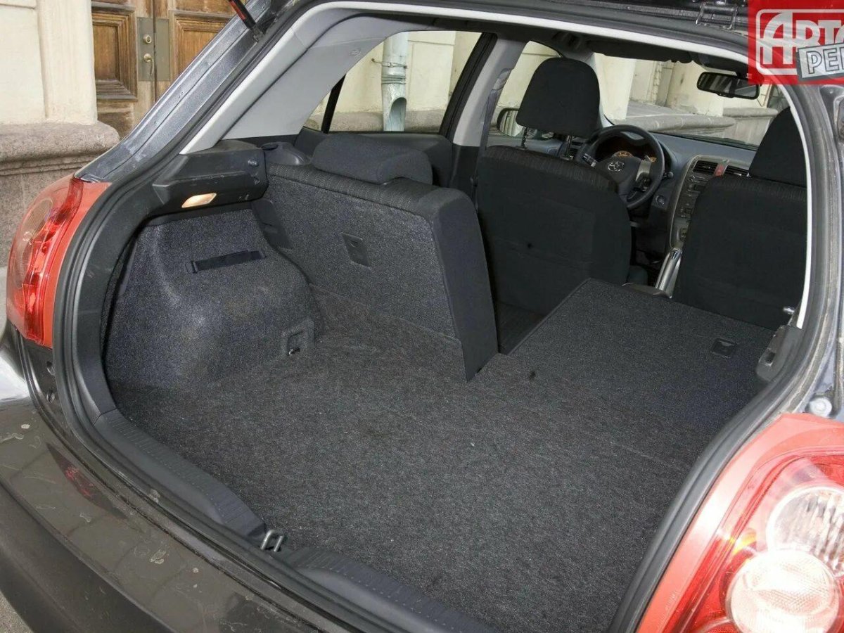 Тойота аурис 2007 багажник