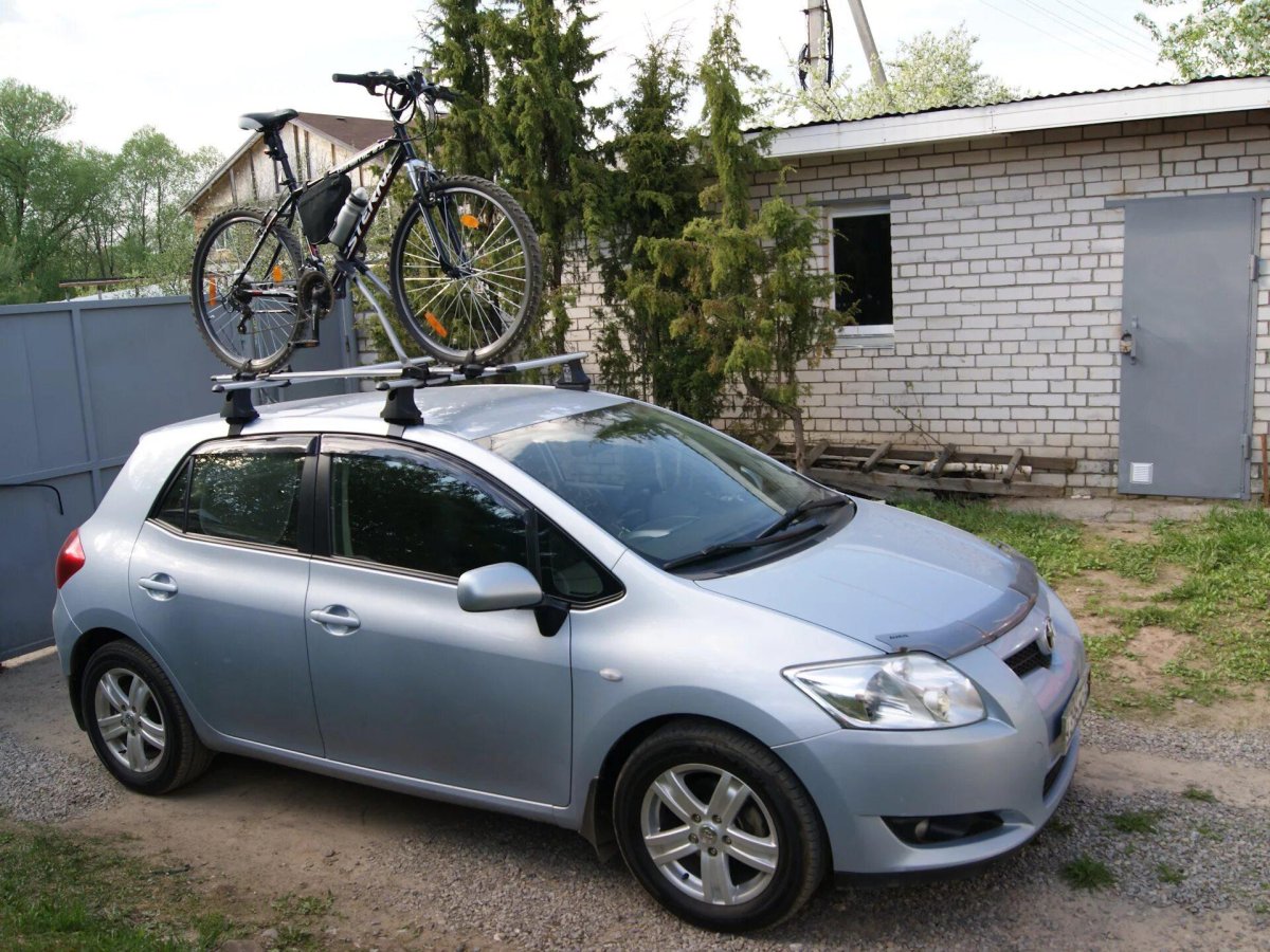 Багажник на крышу Тойота аурис 2007