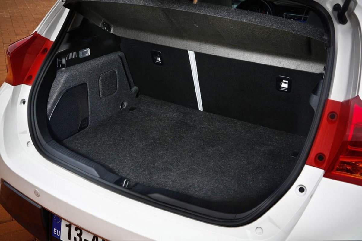 Toyota Auris 2008 багажник