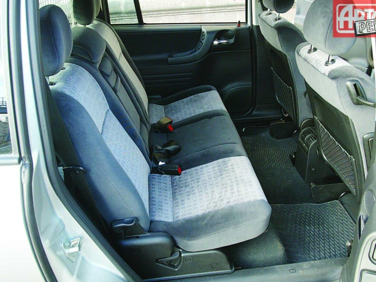 Опель Зафира 2001 салон