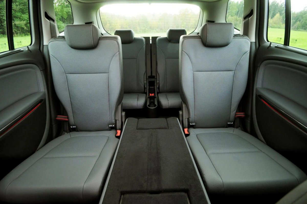 Opel Zafira 2012 салон
