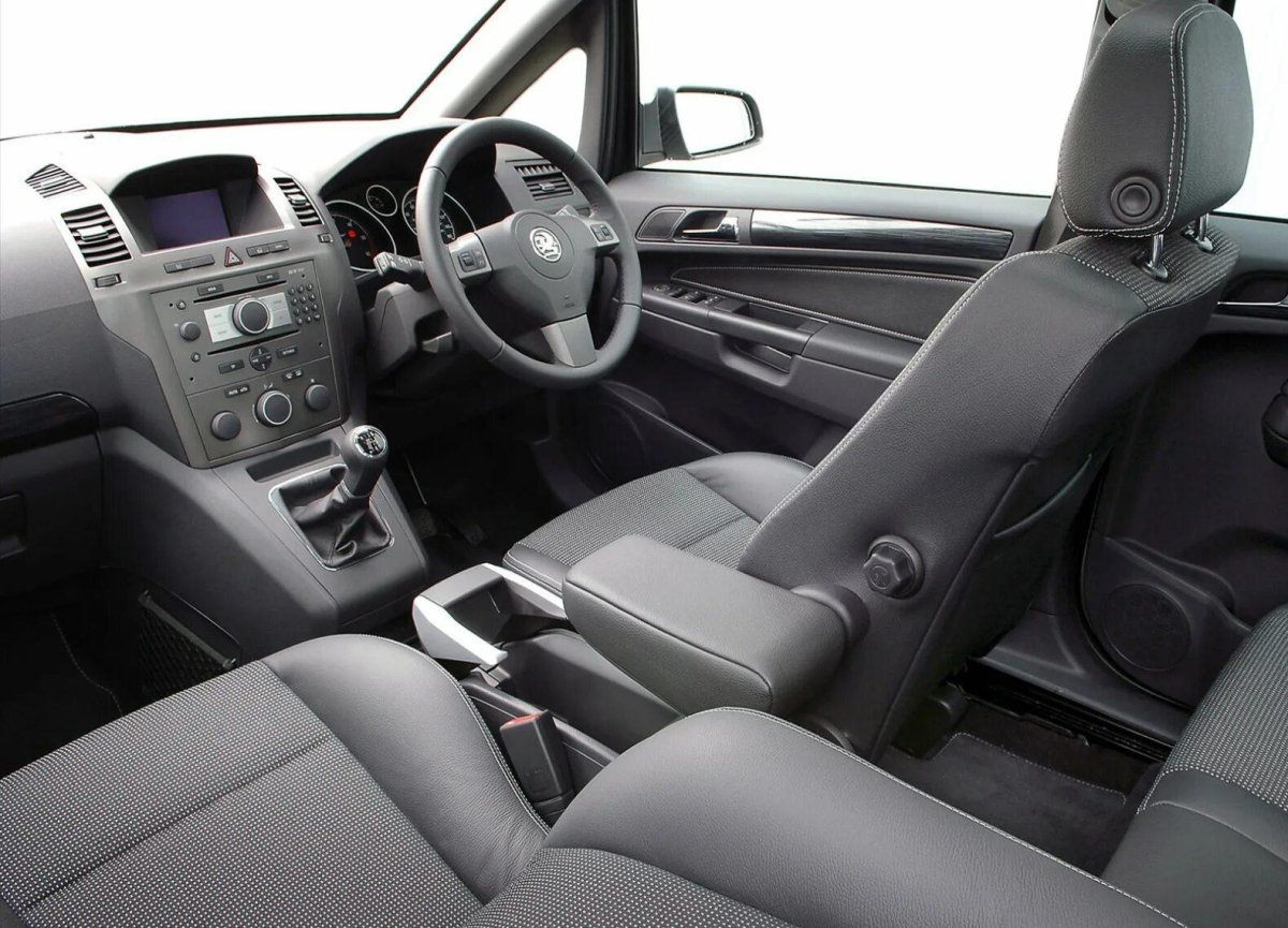 Опель Зафира 2011 салон