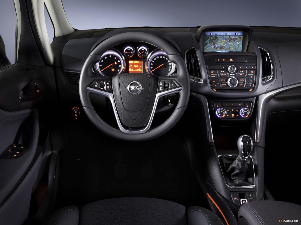 Opel Zafira Tourer 2012