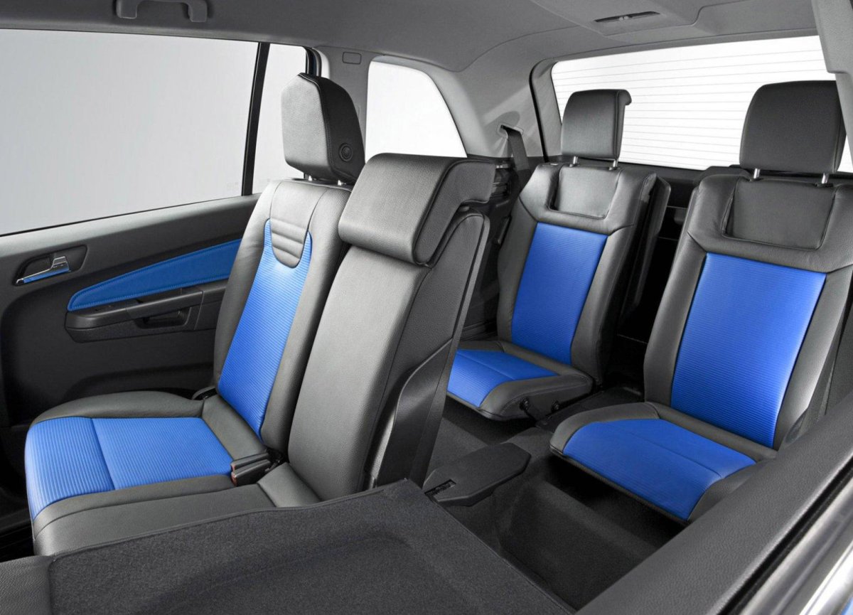 Opel Zafira a OPC 2005