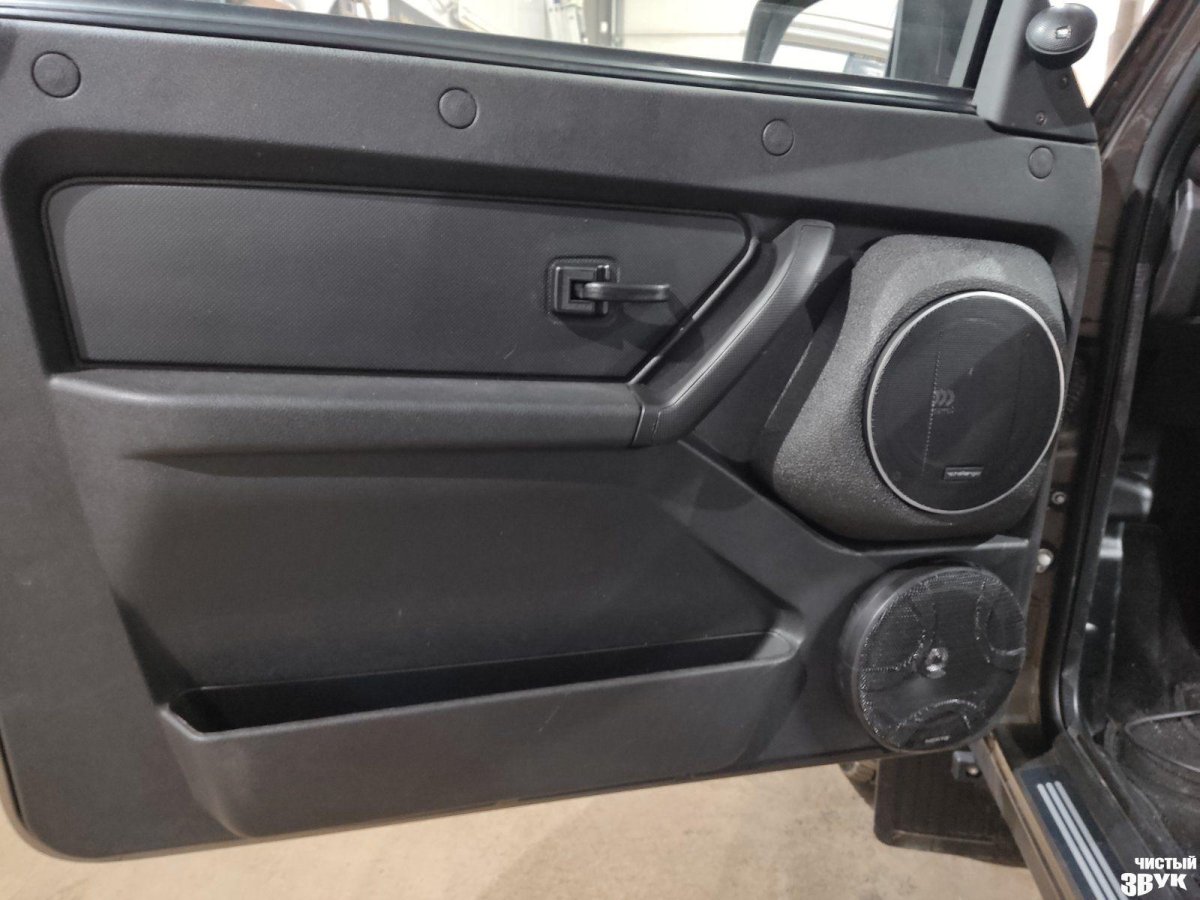 Колонки в ниву Урбан