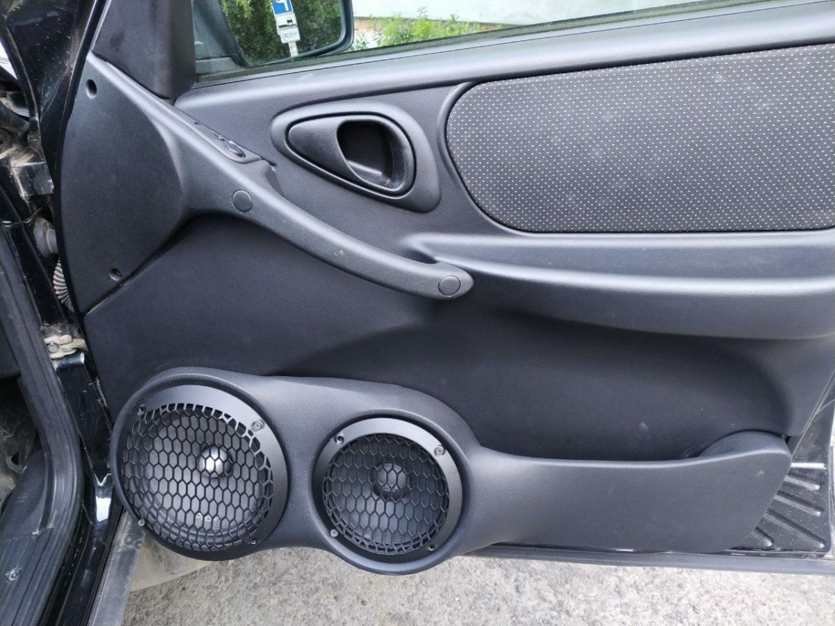 Подиум 20+20 Шевроле Нива