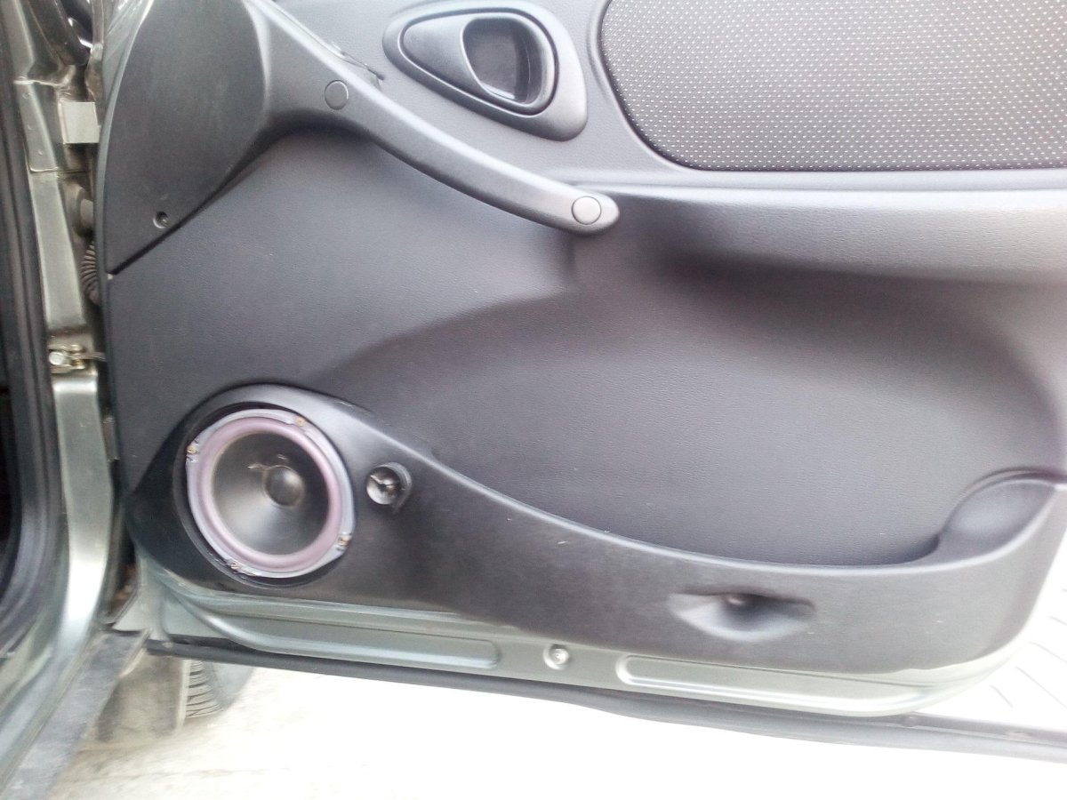 16 Динамики в передние двери Нива Шевроле