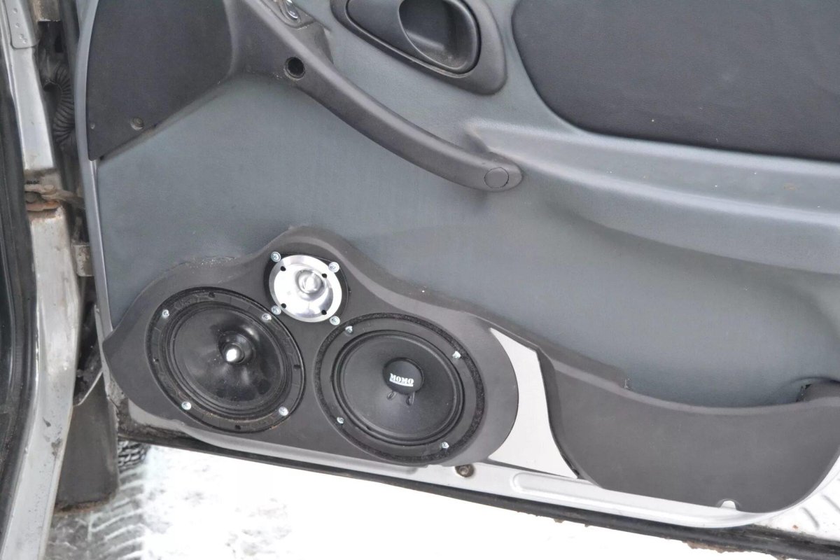 Подиумы Chevrolet-Niva (на задние двери)(под динамик 16 см)