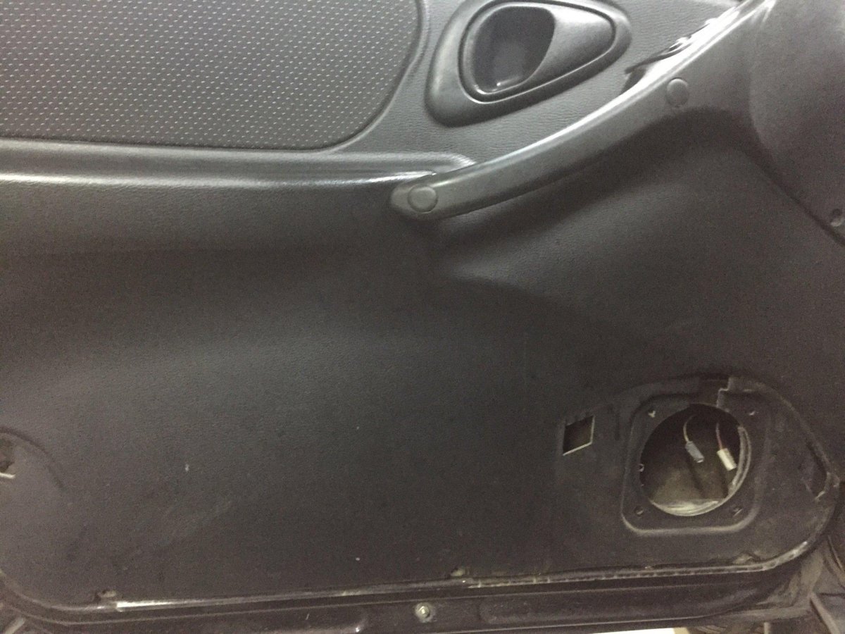 Подиумы Chevrolet-Niva (на задние двери)(под динамик 16 см)