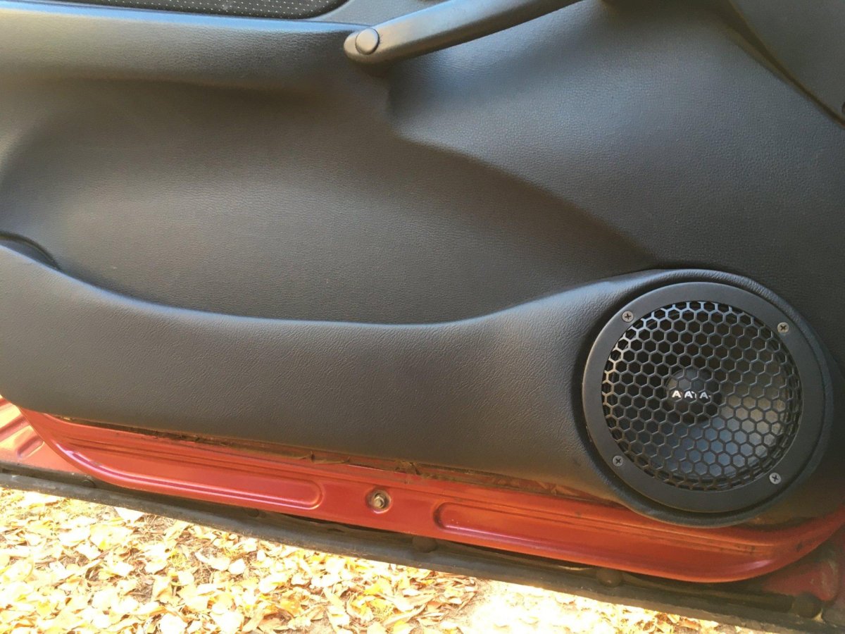 16 Динамики в двери Нива Шевроле