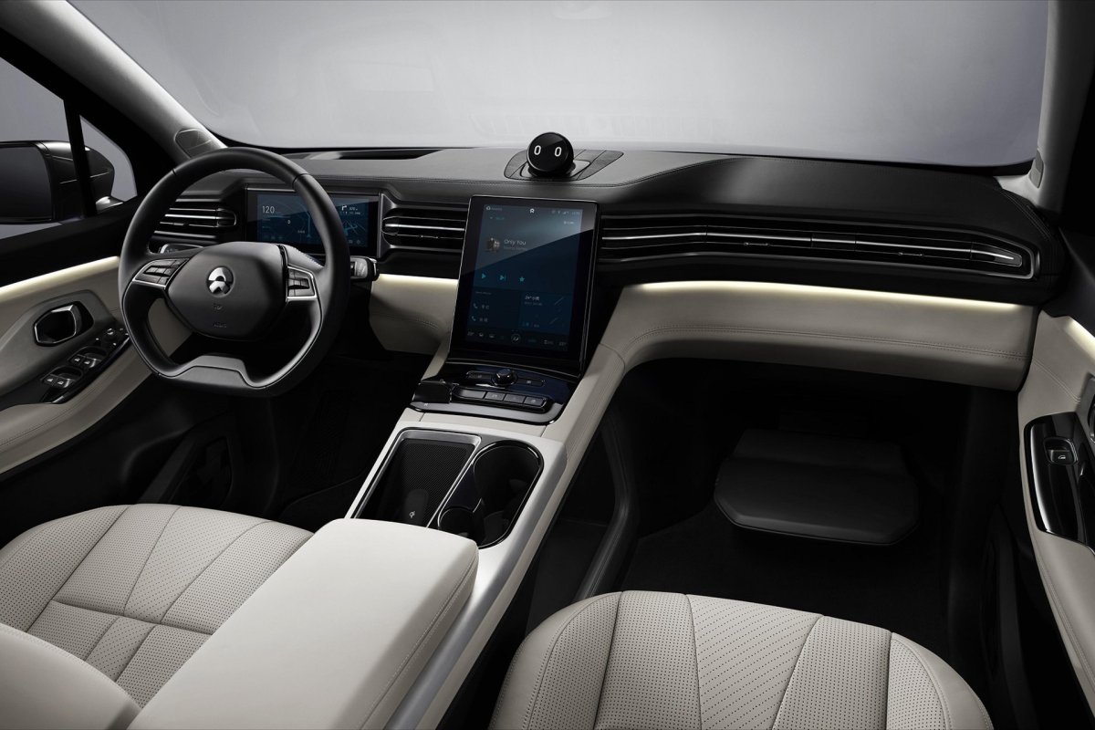 Кроссовер Nio es8