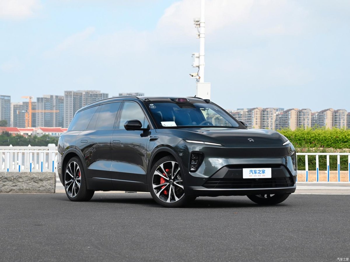 Автомобиль Nio es8