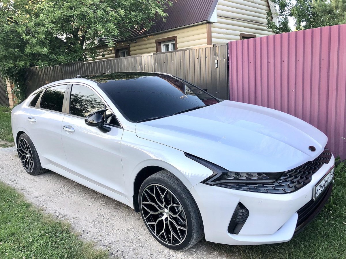 Kia k5 белый перламутр