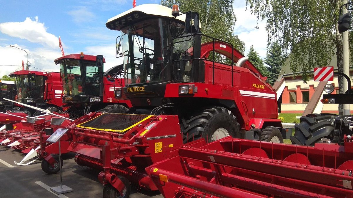 Трактор Гомсельмаш