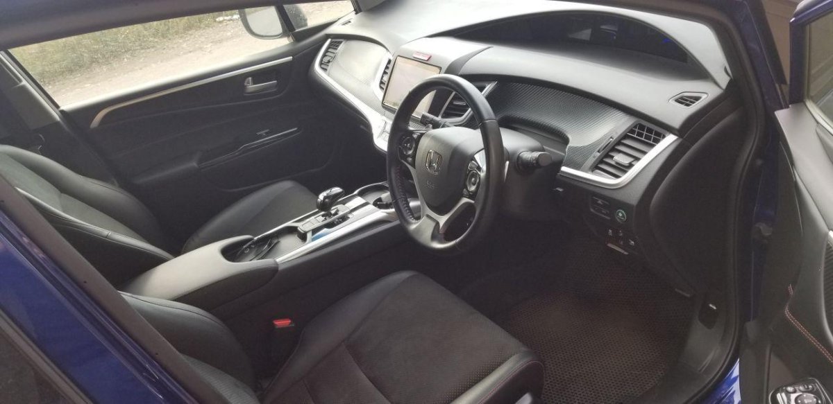 Хонда Джейд салон