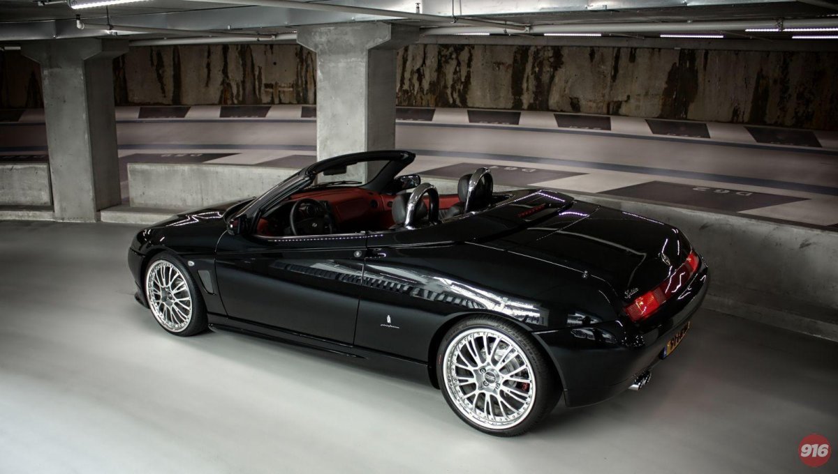 Alfa Romeo Spider 916