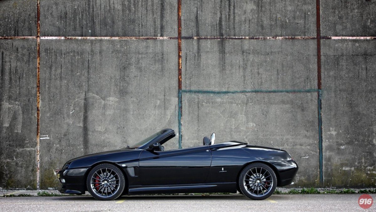 Alfa Romeo Spider 916