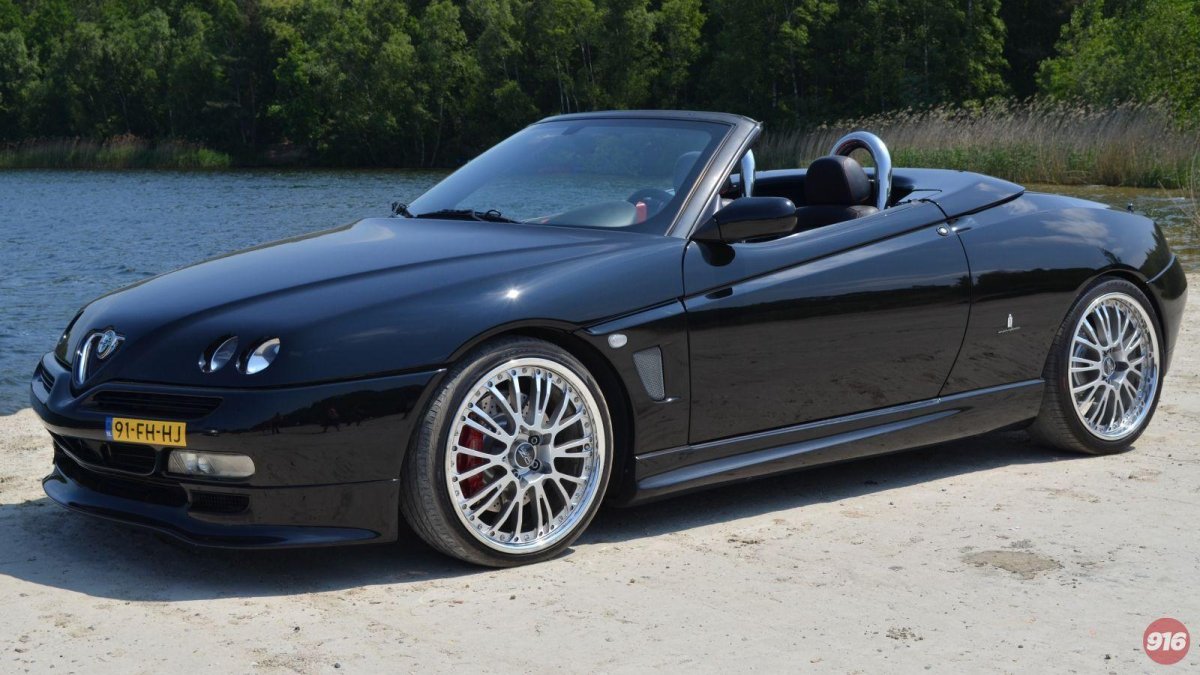 Alfa Romeo Spider 916