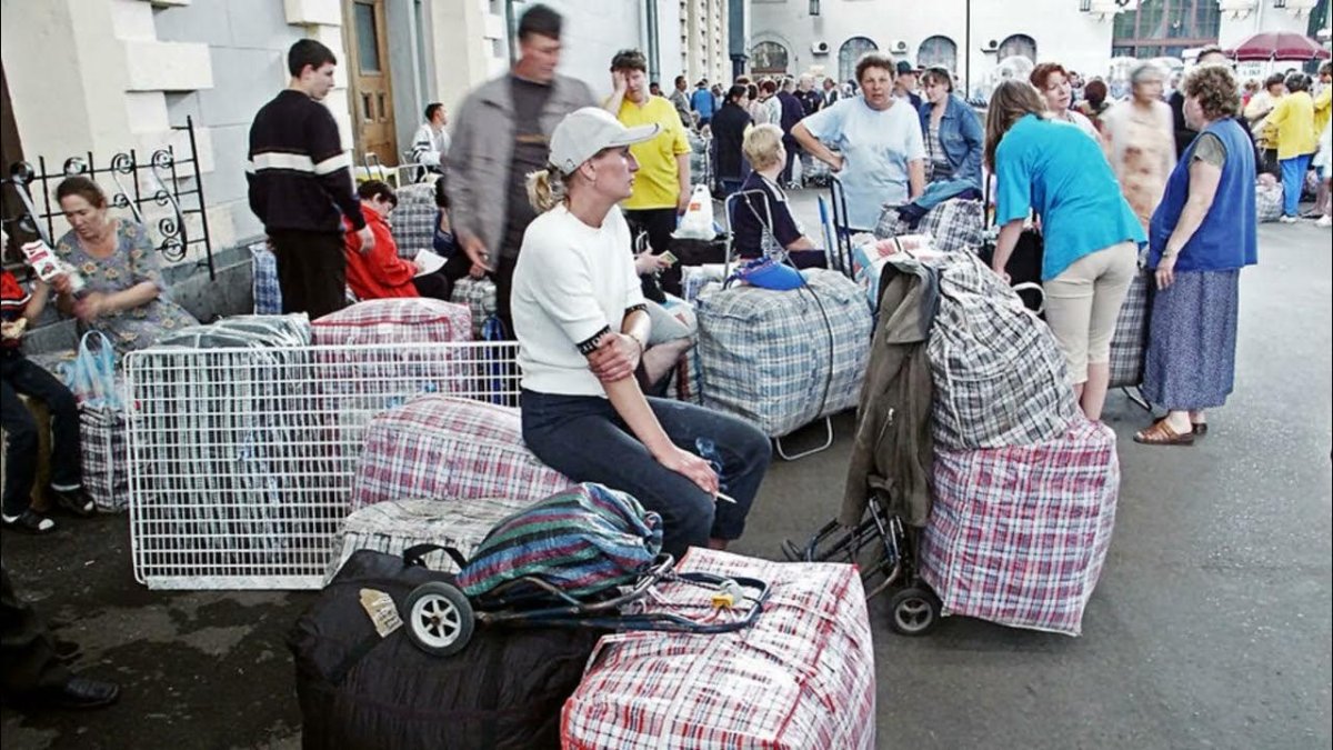 90-Е В России рынки челноки