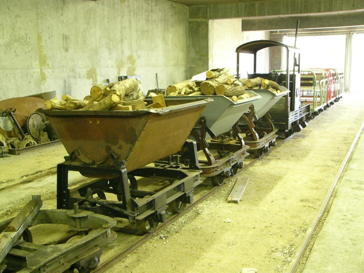 Декавилевская железная дорога