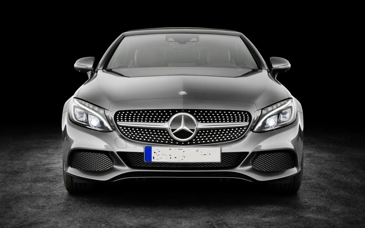 Обои Мерседес фон белый на айфон