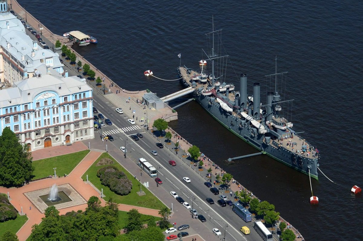 Санкт-Петербург Петроградская набережная крейсер Аврора