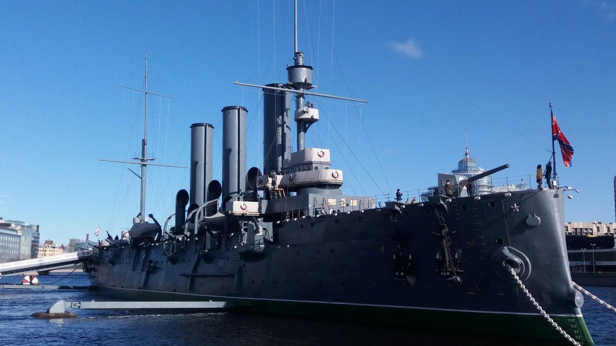 Крейсер Аврора в Кронштадте