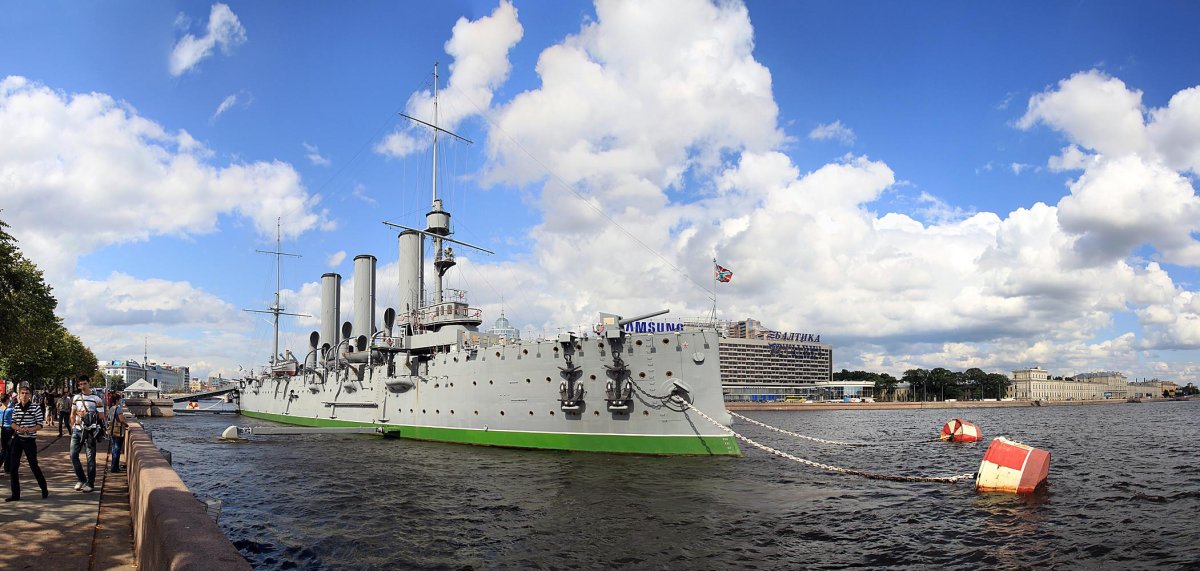Санкт-Петербург Петроградская набережная крейсер Аврора
