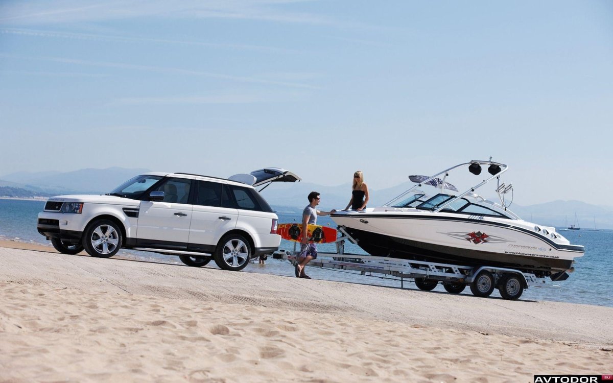 Рендж Ровер с прицепом