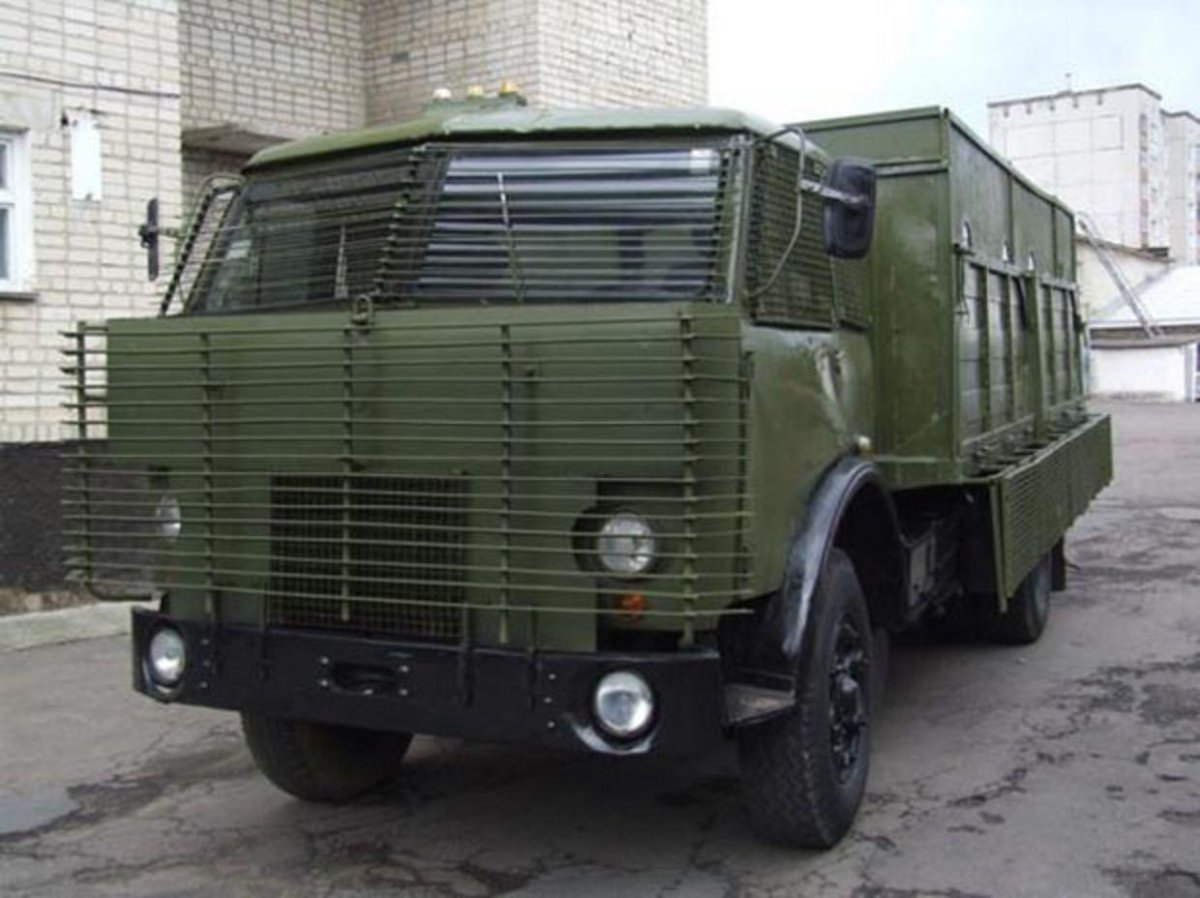 МАЗ военный бронированный