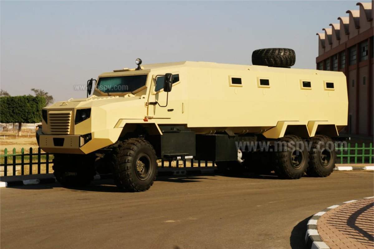 КРАЗ военный броневик