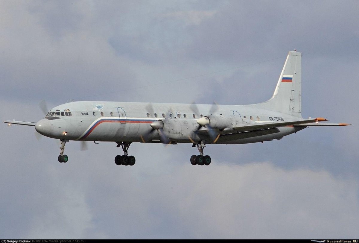 Ил-18 75499