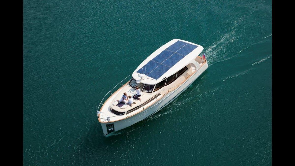 Яхта Гринлайн 33