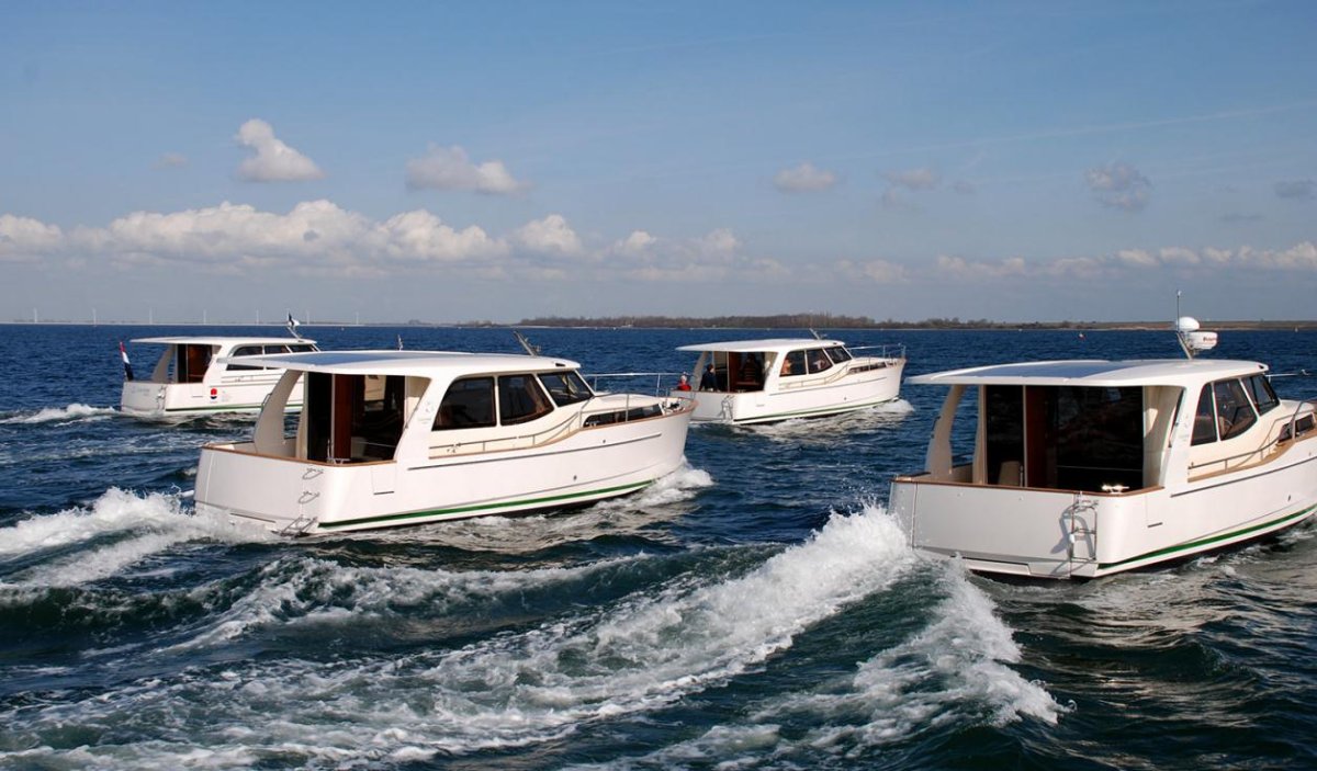 Яхта Гринлайн 33