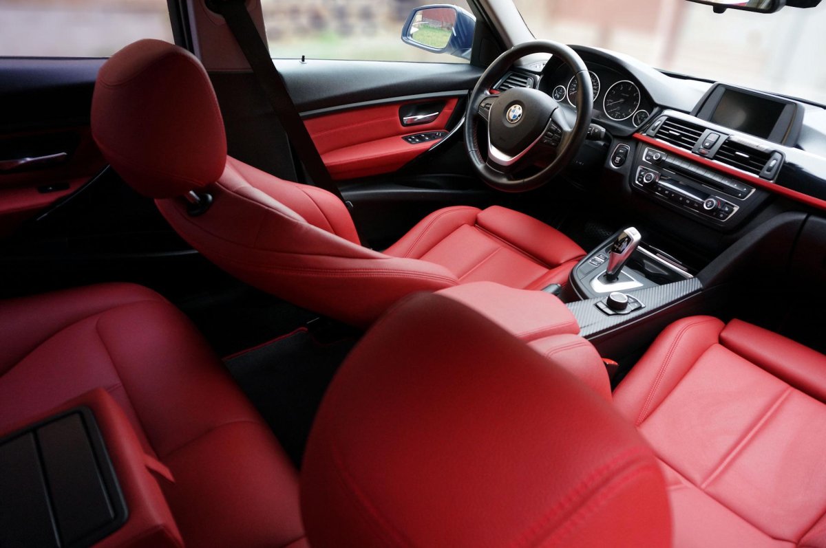 BMW f30 красный салон