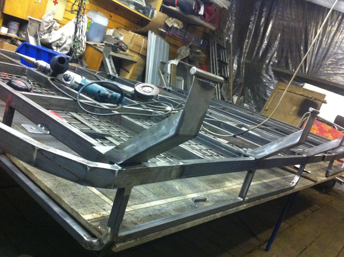 Багажник на УАЗ 469 из уголка