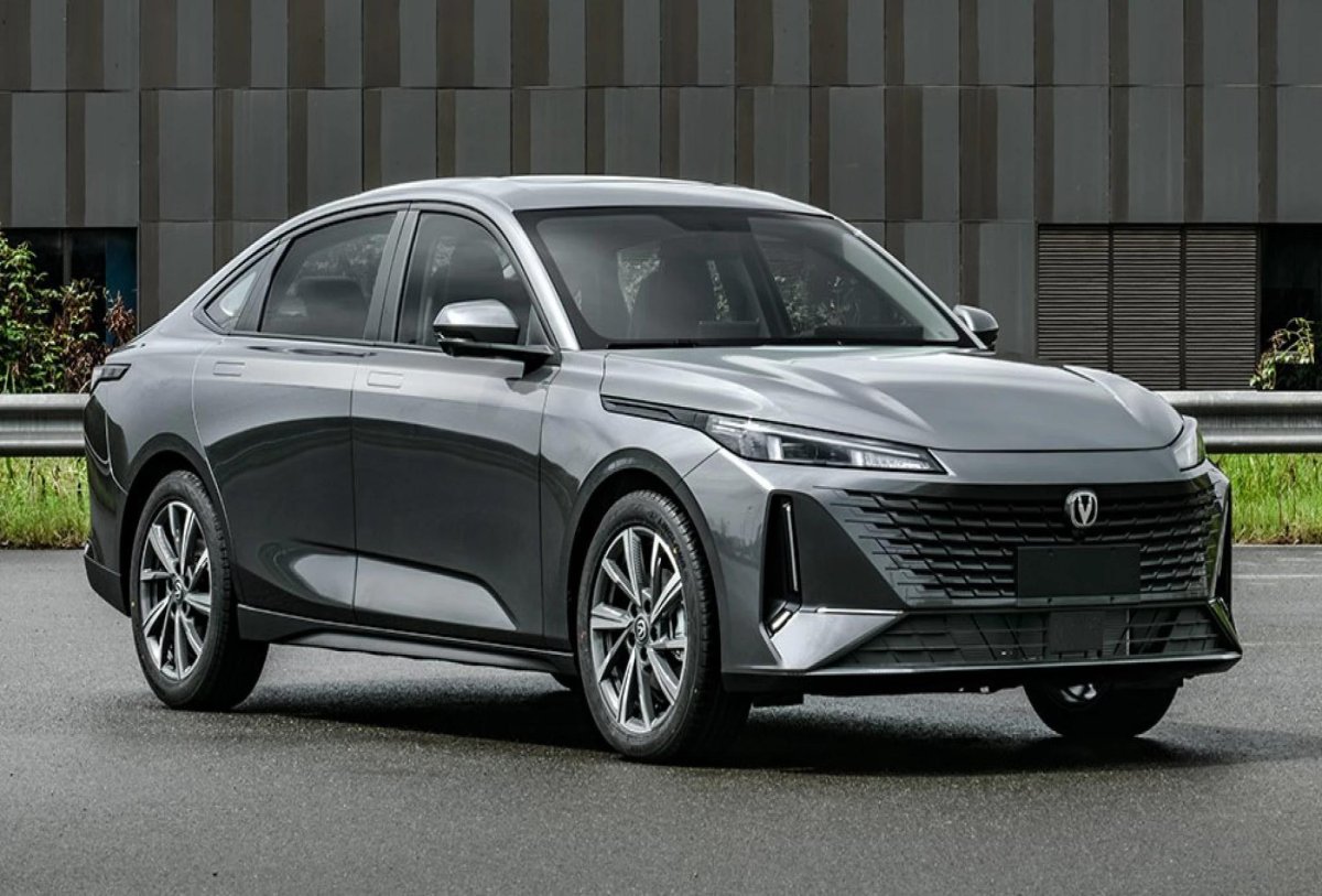 Changan седан 2023