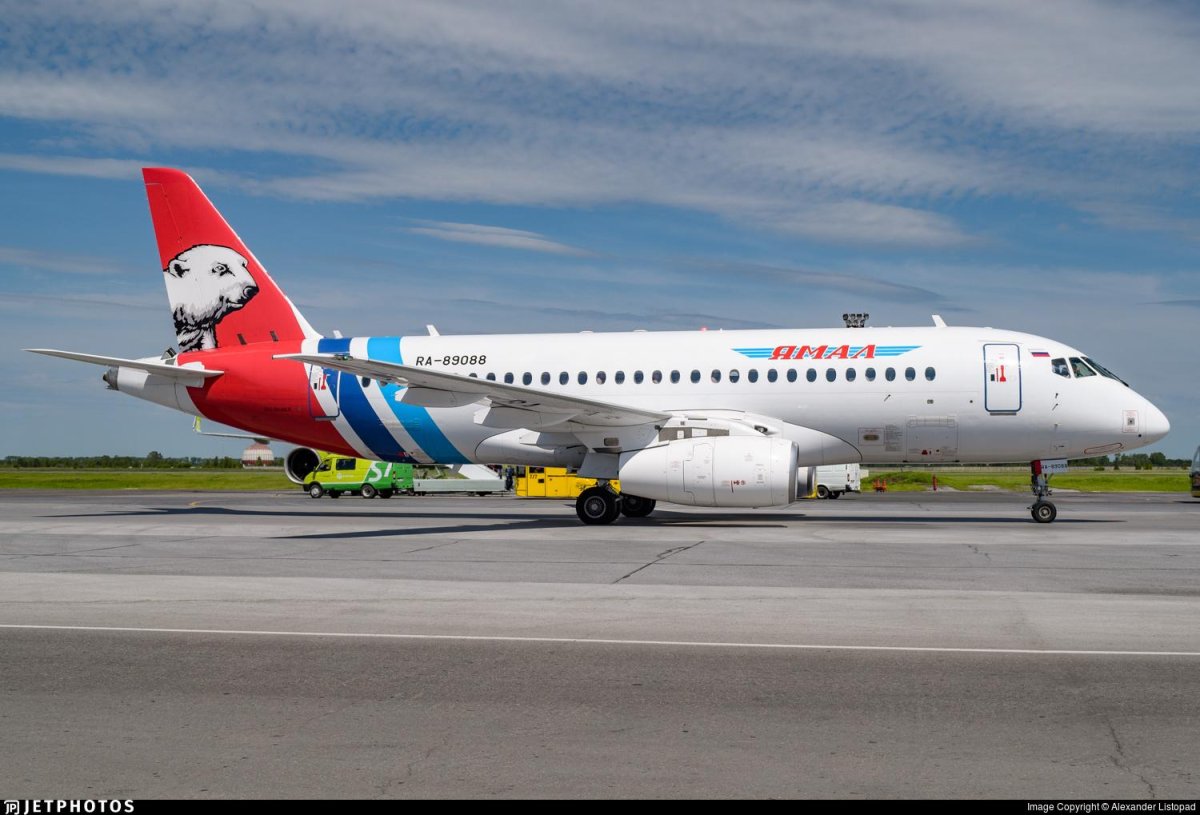 Sukhoi Superjet 100-95 Ямал