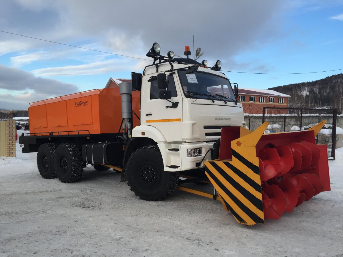 КАМАЗ 43118 шнекороторный снегоочиститель