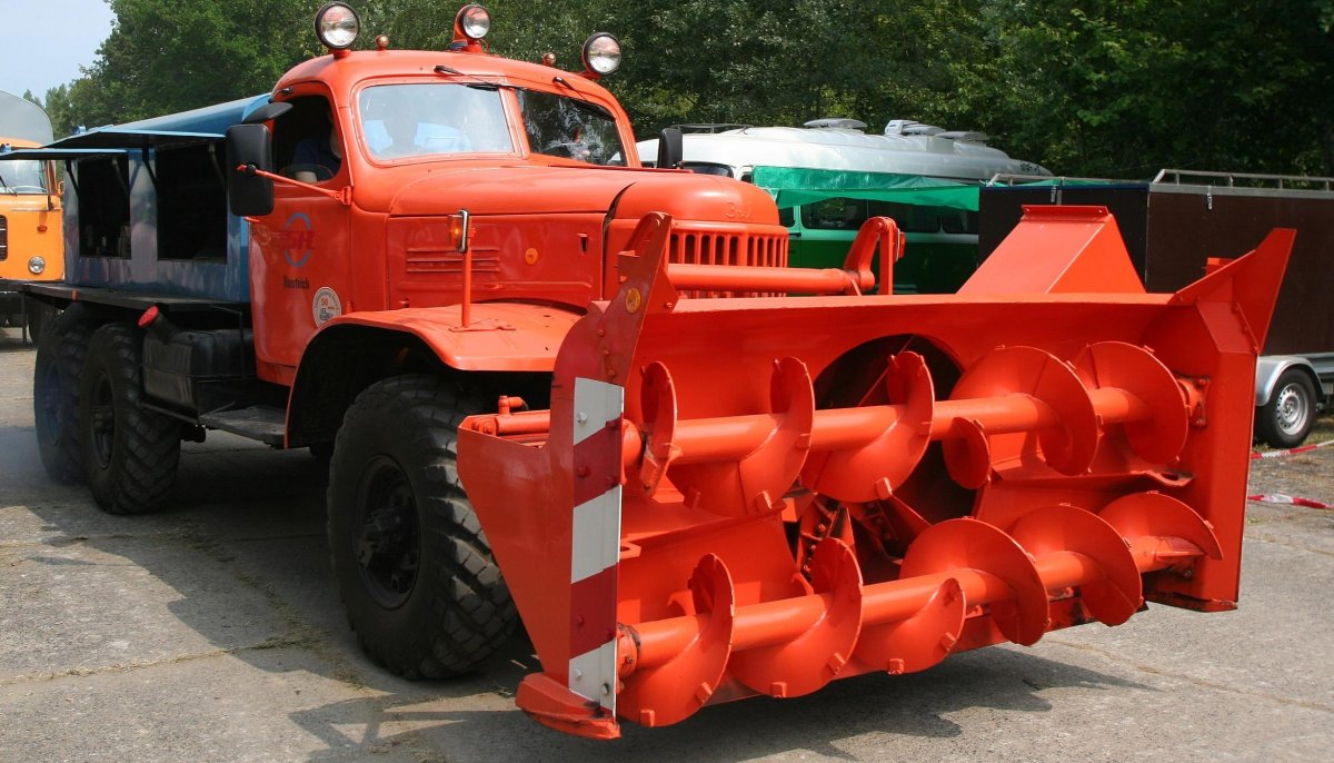 ЗИЛ-131 шнекороторный снегоочиститель дэ-210