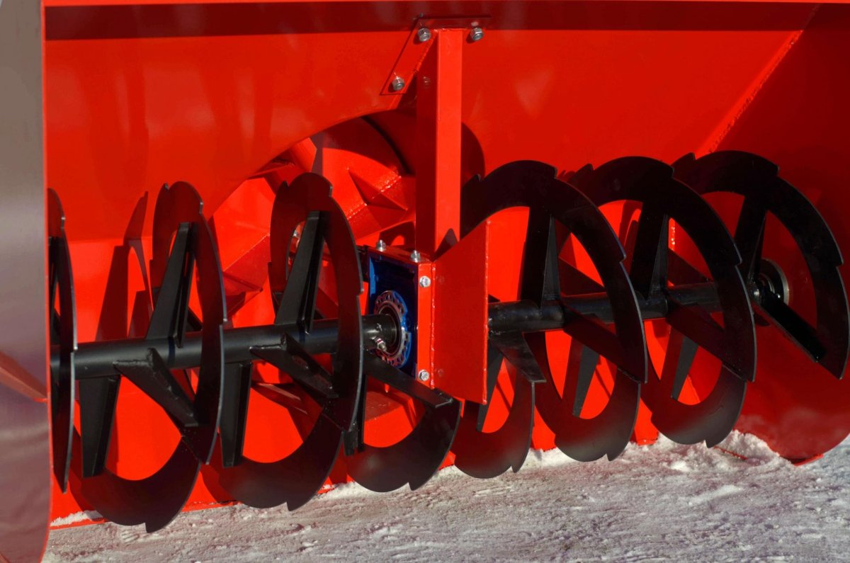 Снегоуборщик навесной 1250 на минитрактор