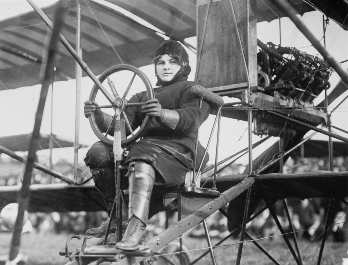 Раймонда де Ларош первая женщина-пилот