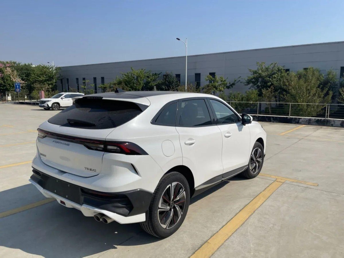 Forthing автомобиль