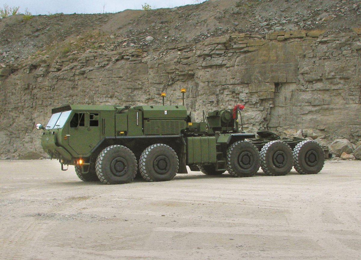 Грузовики Oshkosh LVSR