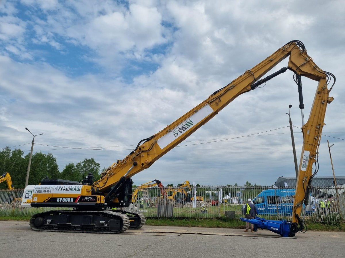 Экскаватор разрушитель