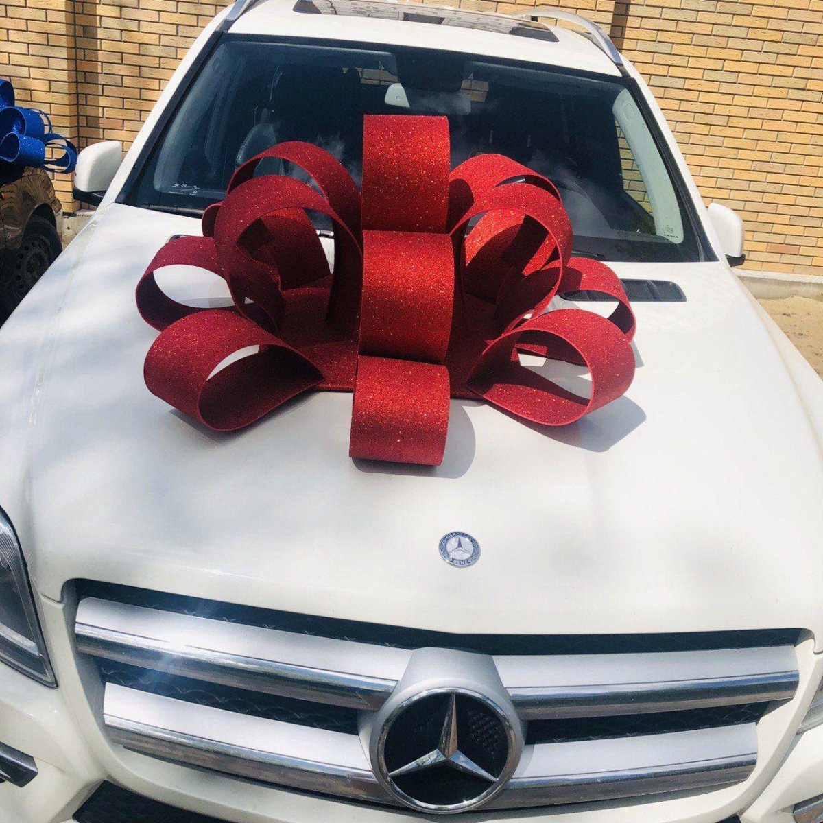 Большой бант на машину