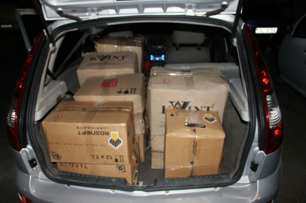 Коробки в багажнике